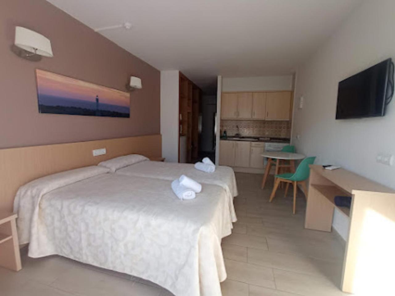 Apartamentos Orvay Сан-Антоніо Екстер'єр фото